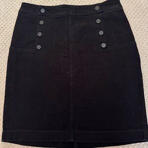 WHBM black skirt with side zipper. Size 8.  Mint Condition!